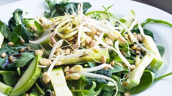 Ang mga sprouted grains ay ang pinagmumulan ng mga bitamina sa diyeta ng Hapon. 